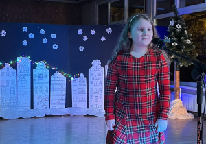 Na fotografii widać występującą artystkę.