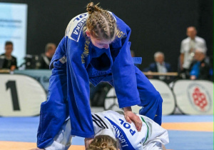 Na zdjęciu widać Olę, biorącą udział w zawodach.