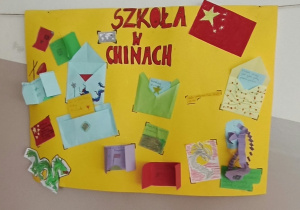 Na fotografii widać plakat, przygotowany przez jedną z klas.